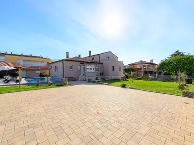 Villa für 8 Personen (110 m²) in Umag 9/10