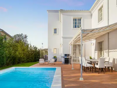 PoolOfHouse