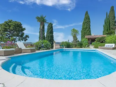 PoolOfHouse