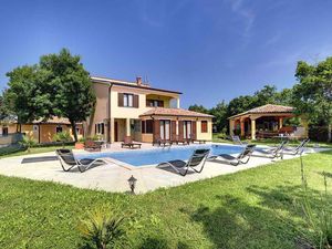 Villa für 10 Personen (250 m²) in Valtura