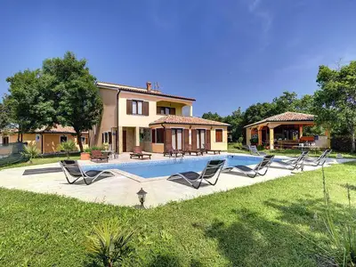 Villa für 10 Personen (250 m²) in Valtura 1/10