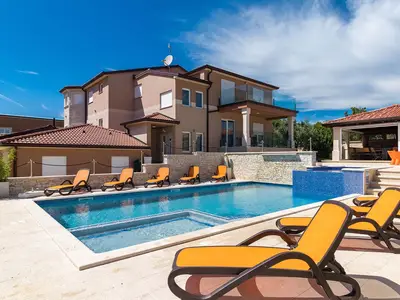 Villa für 18 Personen (460 m²) in Valtura 1/10