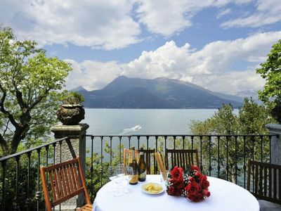 Private Terrasse mit Blick über den See