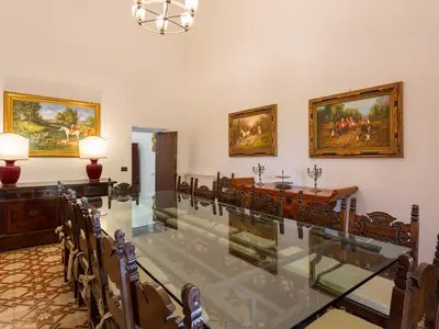 DiningRoom