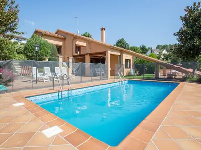 PoolOfHouse