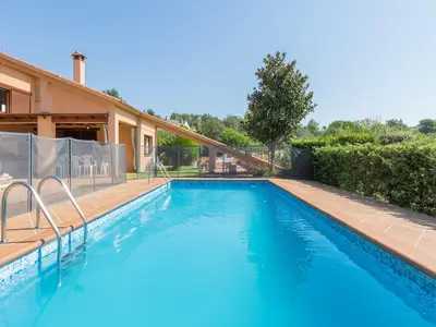 PoolOfHouse