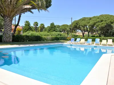 PoolOfHouse