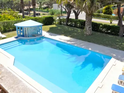 PoolOfHouse