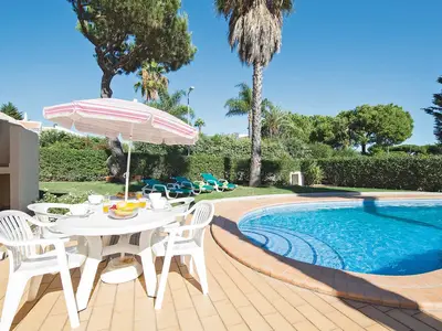 PoolOfHouse