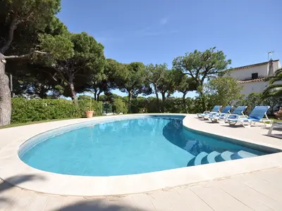 PoolOfHouse