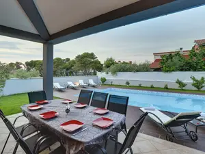 Villa für 10 Personen (280 m²) in Vinkuran