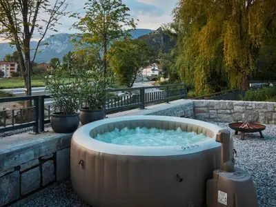 Jacuzzi