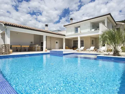 Villa für 10 Personen (240 m²) in Viškovići 1/10