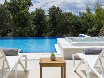 Villa für 10 Personen (240 m²) in Viškovići 2/10