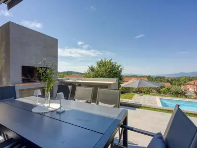 Villa für 8 Personen (350 m²) in Viskovo 10/10