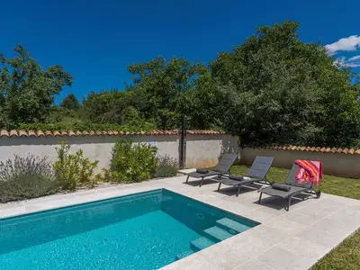 Villa für 6 Personen (300 m²) in Višnjan 4/10