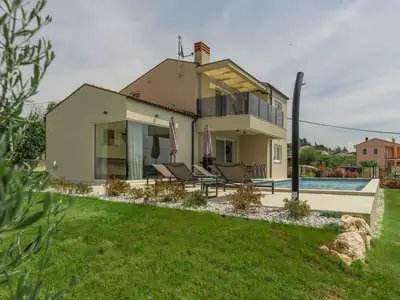 Villa für 6 Personen (147 m²) in Višnjan 2/10