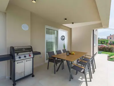 Villa für 6 Personen (147 m²) in Višnjan 10/10