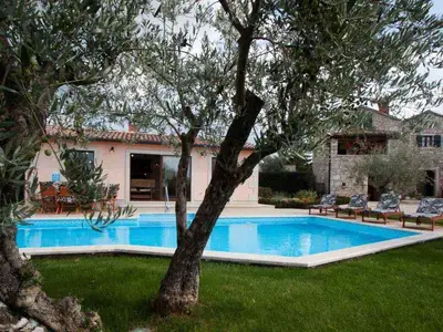 Villa für 12 Personen (220 m²) in Višnjan 3/10