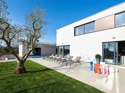 Villa für 8 Personen (264 m²) in Višnjan 6/10
