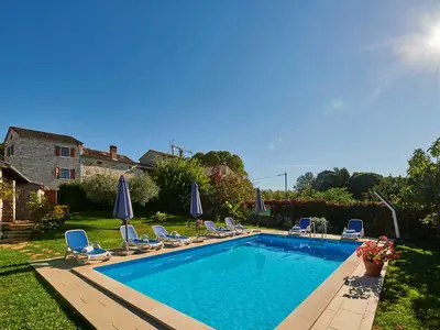Villa für 8 Personen (200 m²) in Višnjan 1/10