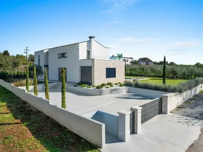 Villa für 8 Personen (270 m²) in Višnjan 3/10