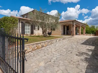 Villa für 8 Personen (162 m²) in Višnjan 4/10
