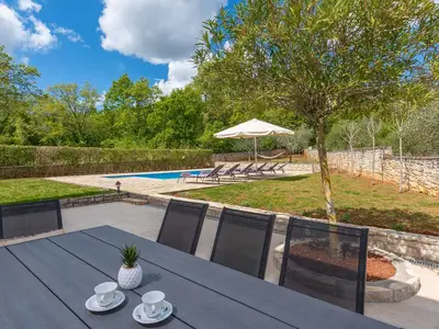 Villa für 8 Personen (162 m²) in Višnjan 8/10