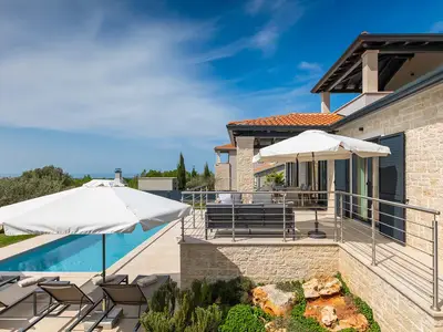 Villa für 8 Personen (183 m²) in Višnjan 1/10