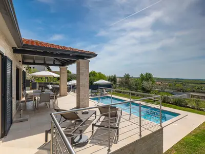 Villa für 8 Personen (183 m²) in Višnjan 3/10