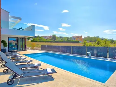 Villa für 12 Personen (370 m²) in Višnjan 2/10