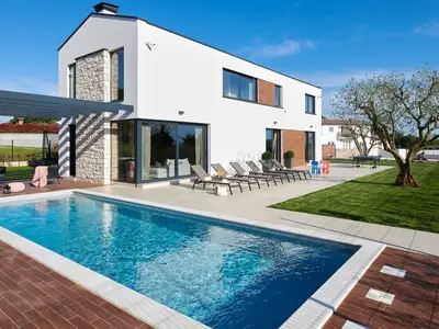 Villa für 8 Personen (264 m²) in Višnjan 5/10