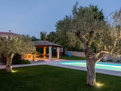 Villa für 8 Personen (200 m²) in Višnjan 6/10