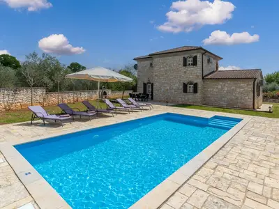 Villa für 8 Personen (162 m²) in Višnjan 1/10