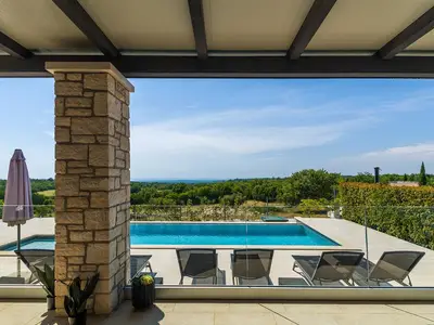 Villa für 8 Personen (180 m²) in Višnjan 3/10