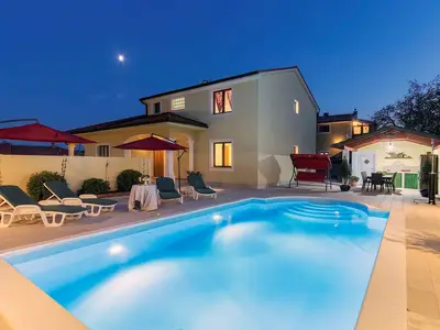 Villa für 8 Personen (250 m²) in Vodnjan 1/10