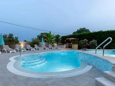 Villa für 12 Personen (400 m²) in Vranje Selo 2/10 Villa für 12 Personen (400 m²) in Vranje Selo 2/10