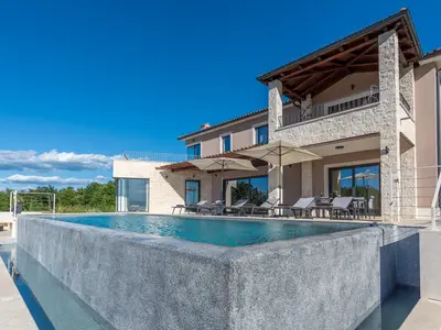 Villa für 8 Personen (271 m²) in Vranje Selo 1/10