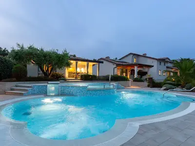 Villa für 12 Personen (400 m²) in Vranje Selo 1/10