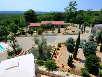 Villa für 14 Personen (310 m²) in Vrbnik 3/10
