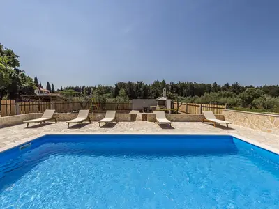 Villa für 8 Personen (229 m²) in Kloštar 2/10