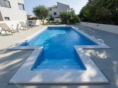 PoolOfHouse