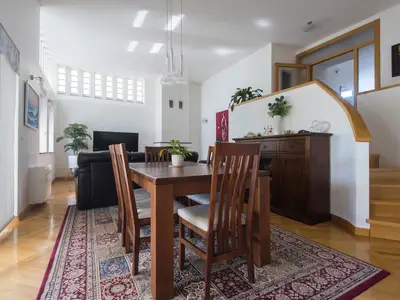 DiningRoom