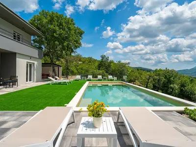 Villa Rose bietet einen privaten beheizten 9,8 x 4 m großen Pool