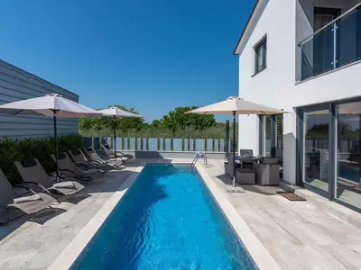 Villa für 8 Personen (130 m²) in Zbandaj 2/10
