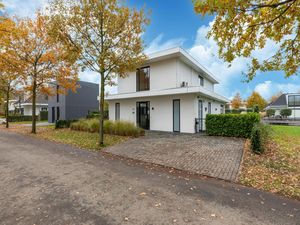 19353378-Villa-10-Zeewolde-300x225-1