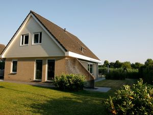 19353394-Villa-12-Zeewolde-300x225-1