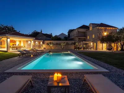 NEU! Ferienhaus Mara mit 4 Schlafzimmern, privatem Pool, Sommerküche, Panoramablick auf das Tal