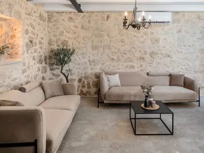 Ein geräumiges Wohnzimmer, ideal zum Entspannen