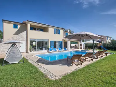 Villa für 12 Personen (280 m²) in Žminj 1/10